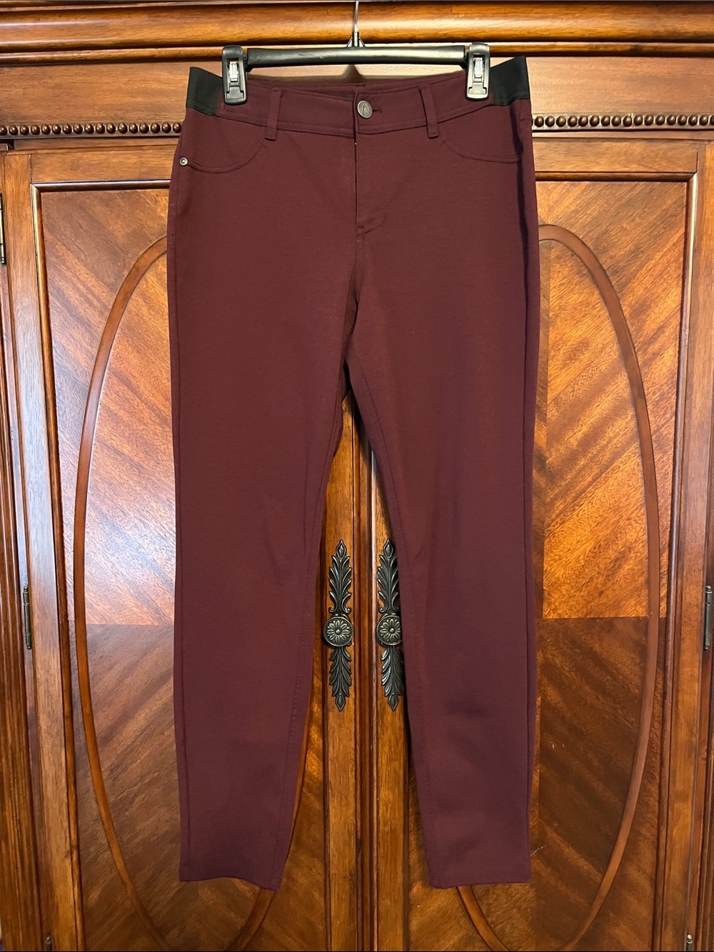 Simply Vera Vera Wang Women’s Skinny Pants in Burgundy
